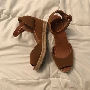 Brown wedges